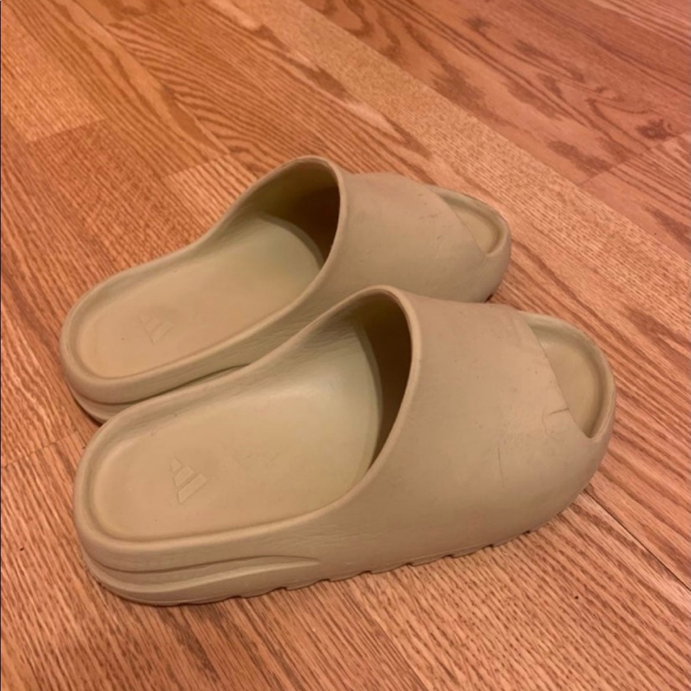 yeezy slides